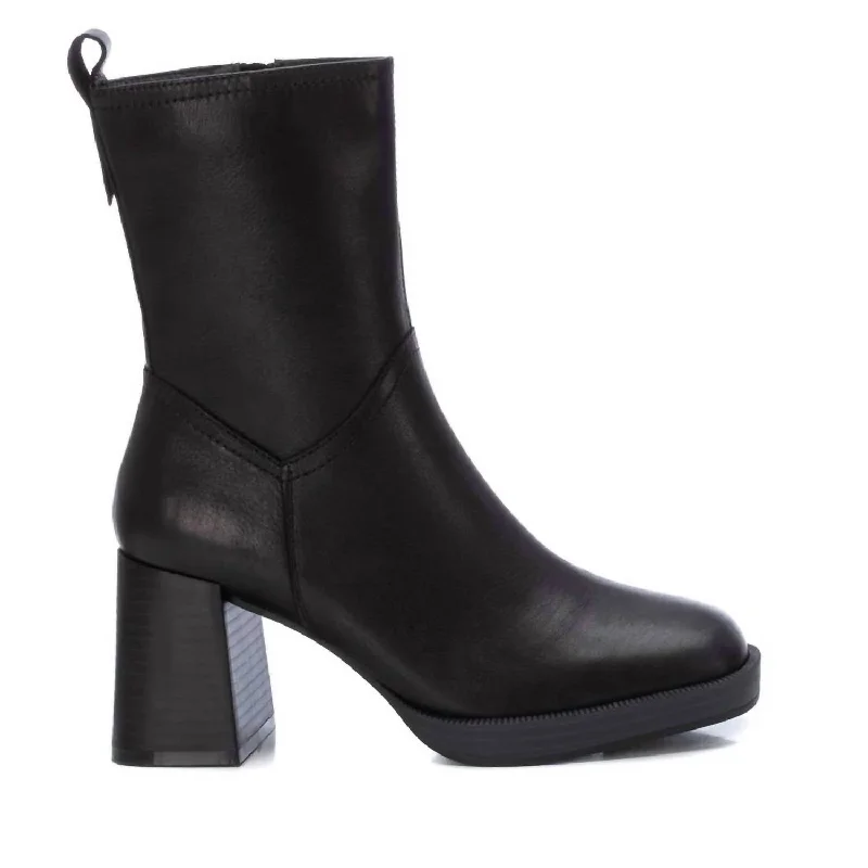 Women Leather Booties In Black