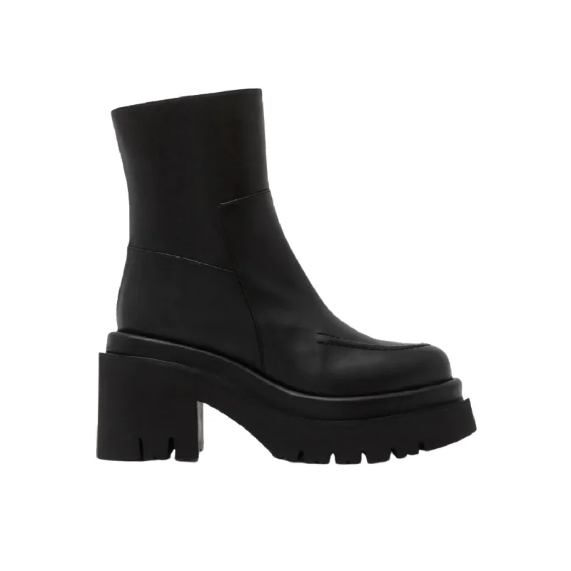 Women's France Iris Boots In Black