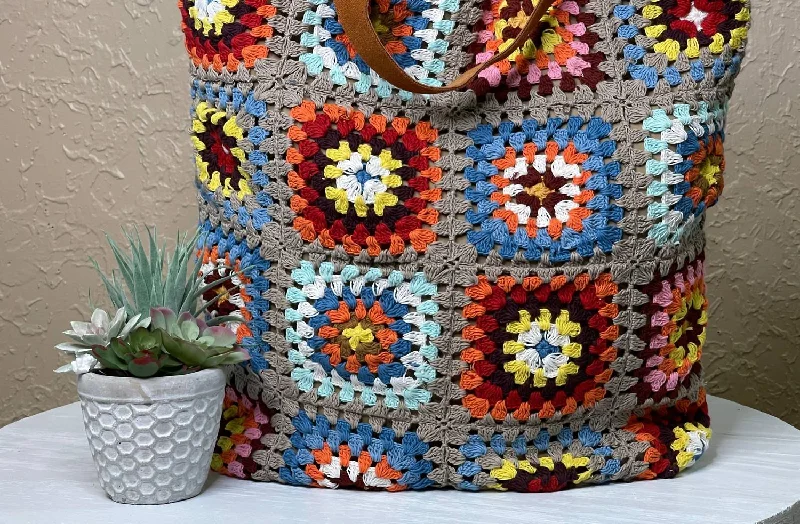 Women's Granny Square Tote In Multi